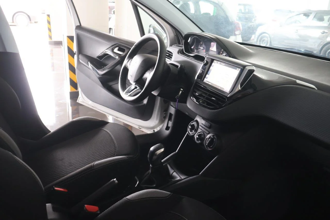 Peugeot 208 - View model 41