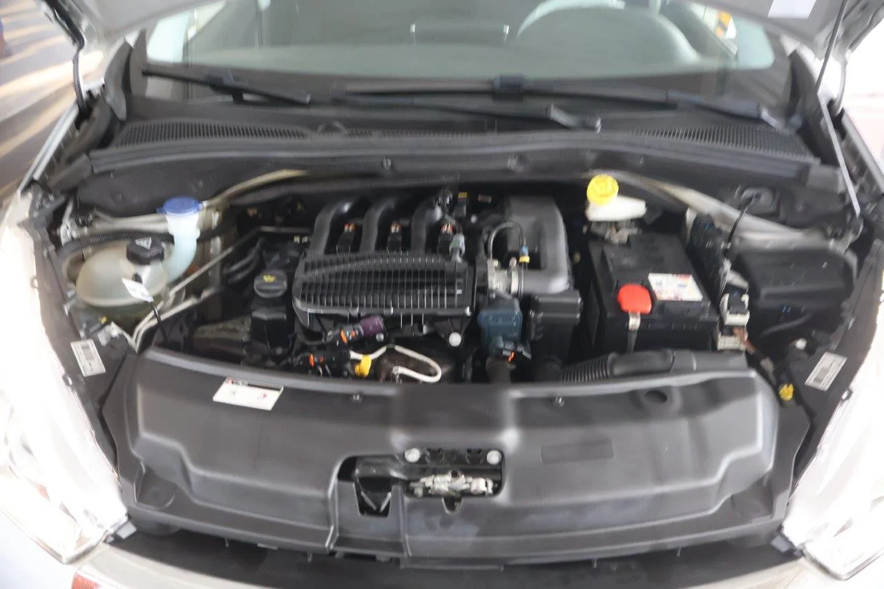 Peugeot 208 - View model 43