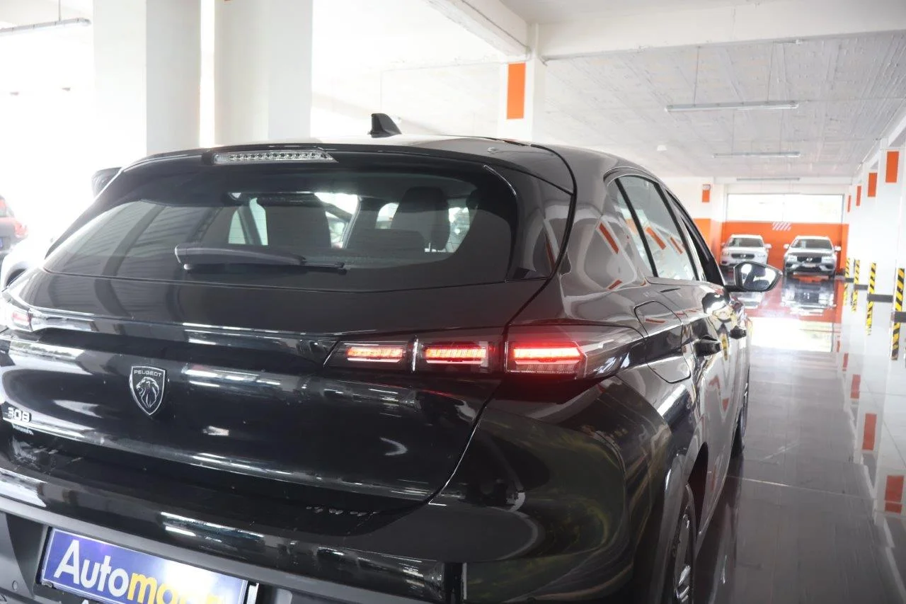 Peugeot 308 - View model 10