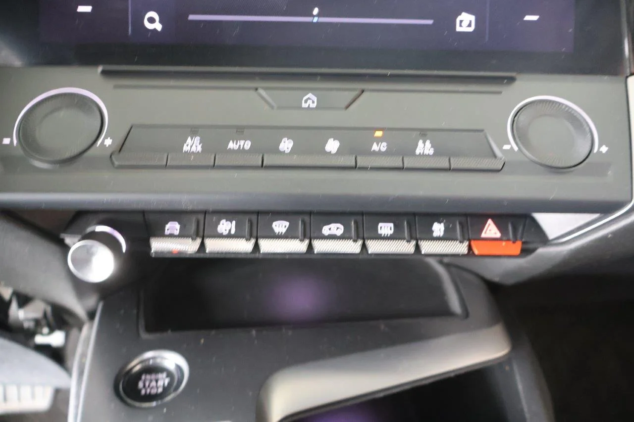 Peugeot 308 - View model 24