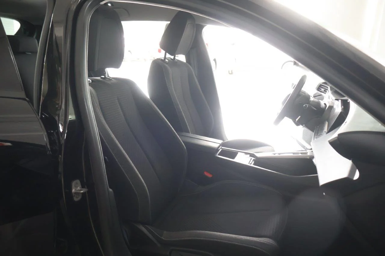 Peugeot 308 - View model 38