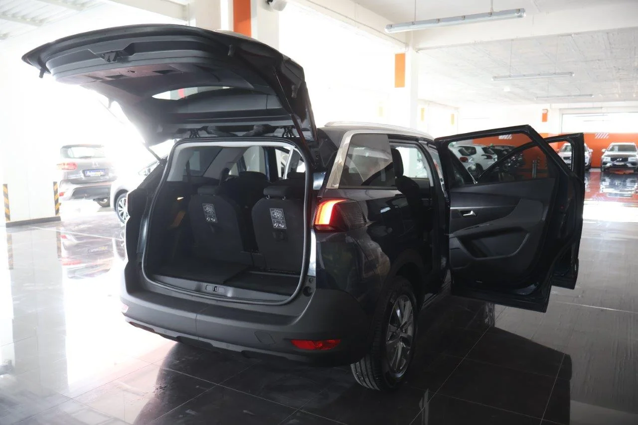 Peugeot 5008 - View model 7