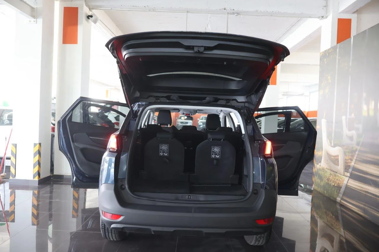 Peugeot 5008 - View model 8