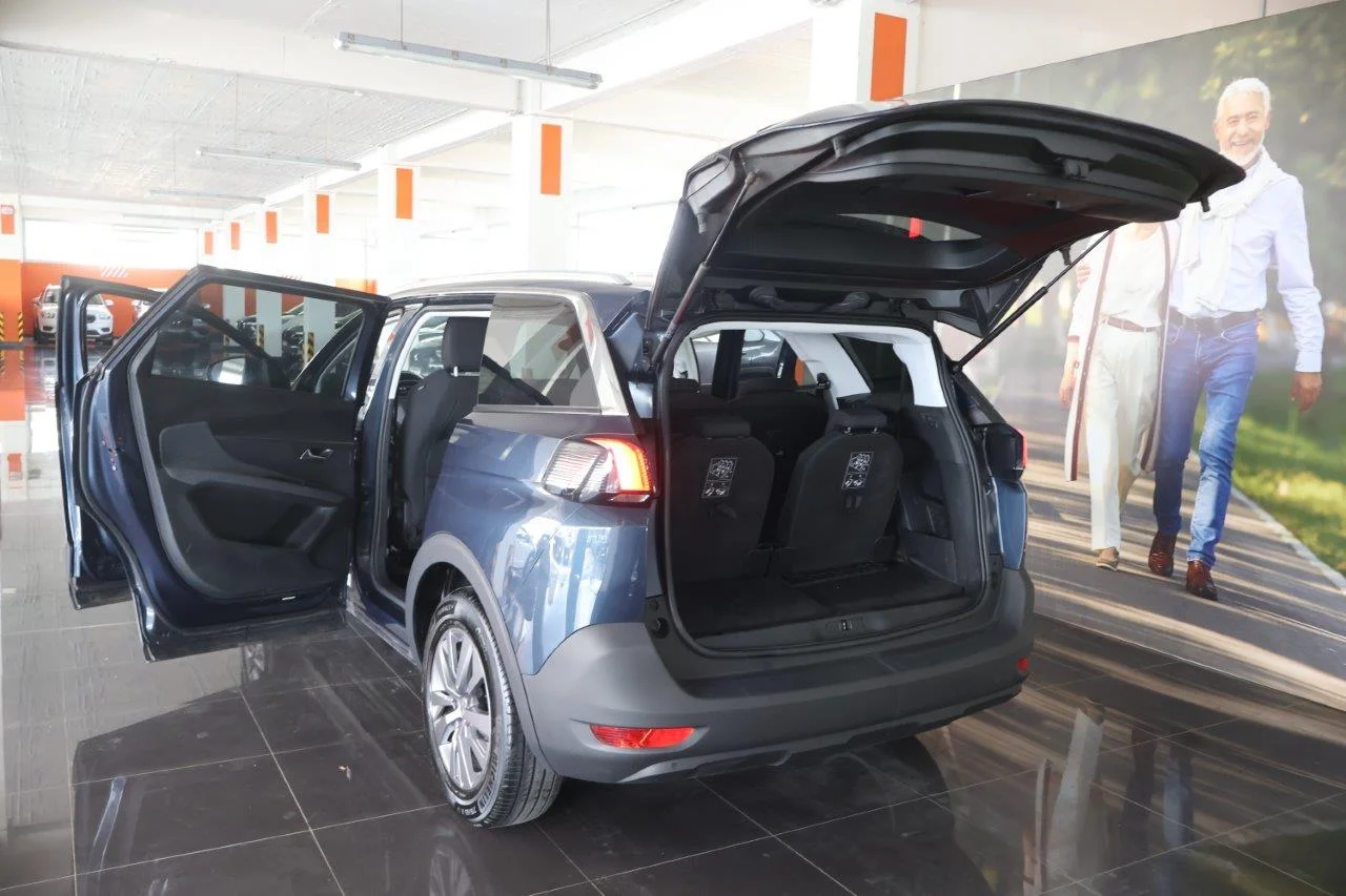 Peugeot 5008 - View model 9