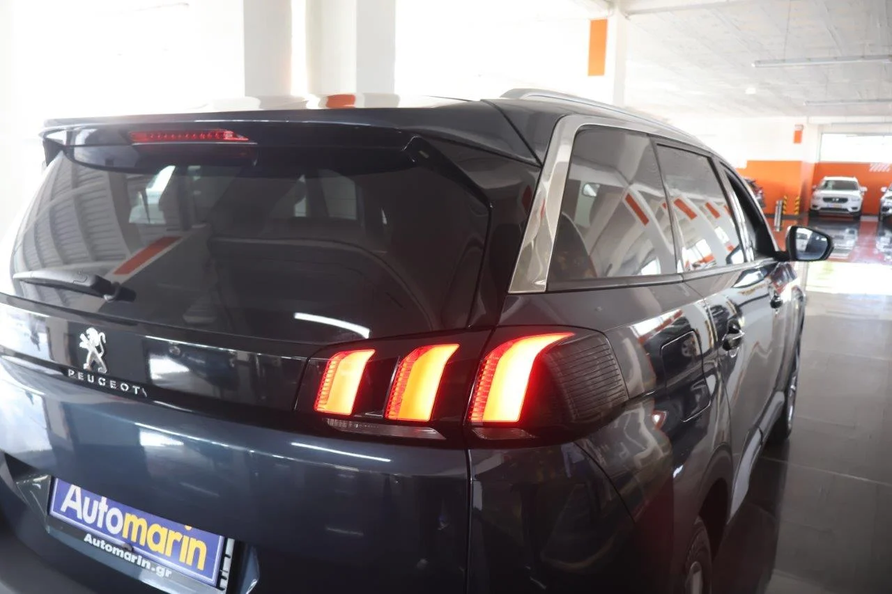 Peugeot 5008 - View model 10