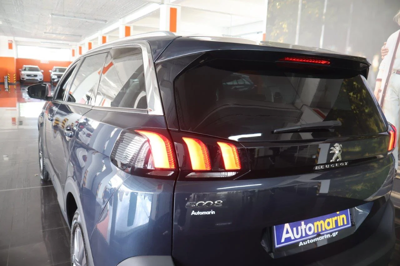 Peugeot 5008 - View model 11