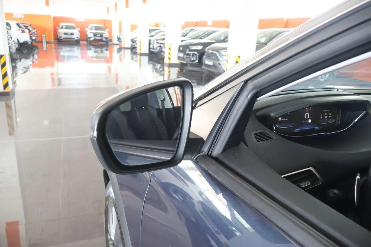 Peugeot 5008 - View model 13