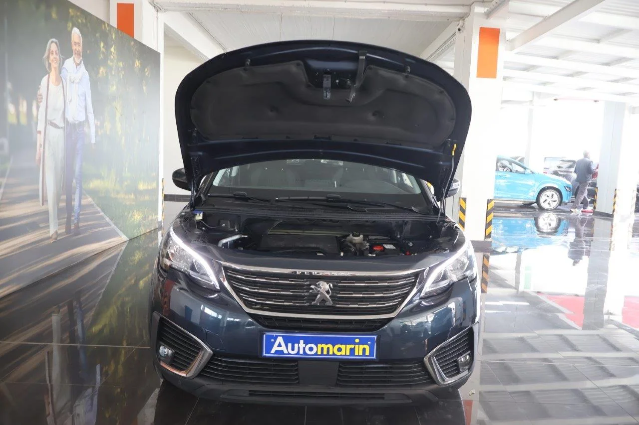 Peugeot 5008 - View model 17