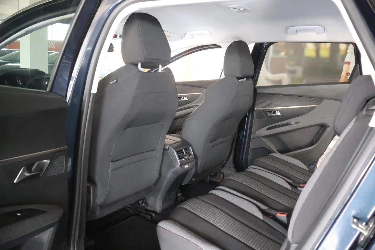 Peugeot 5008 - View model 33