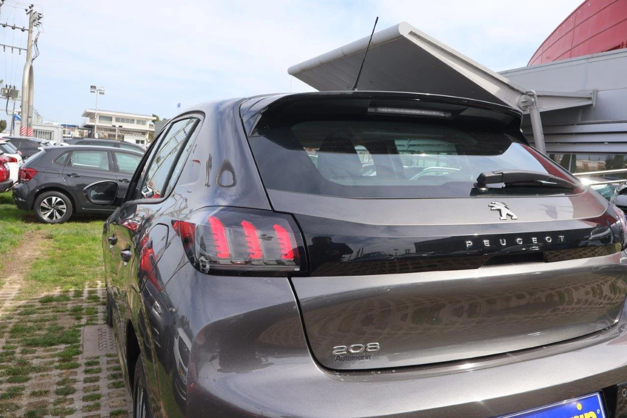 Peugeot 208 - View model 11