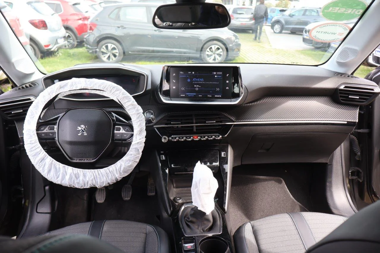 Peugeot 208 - View model 17