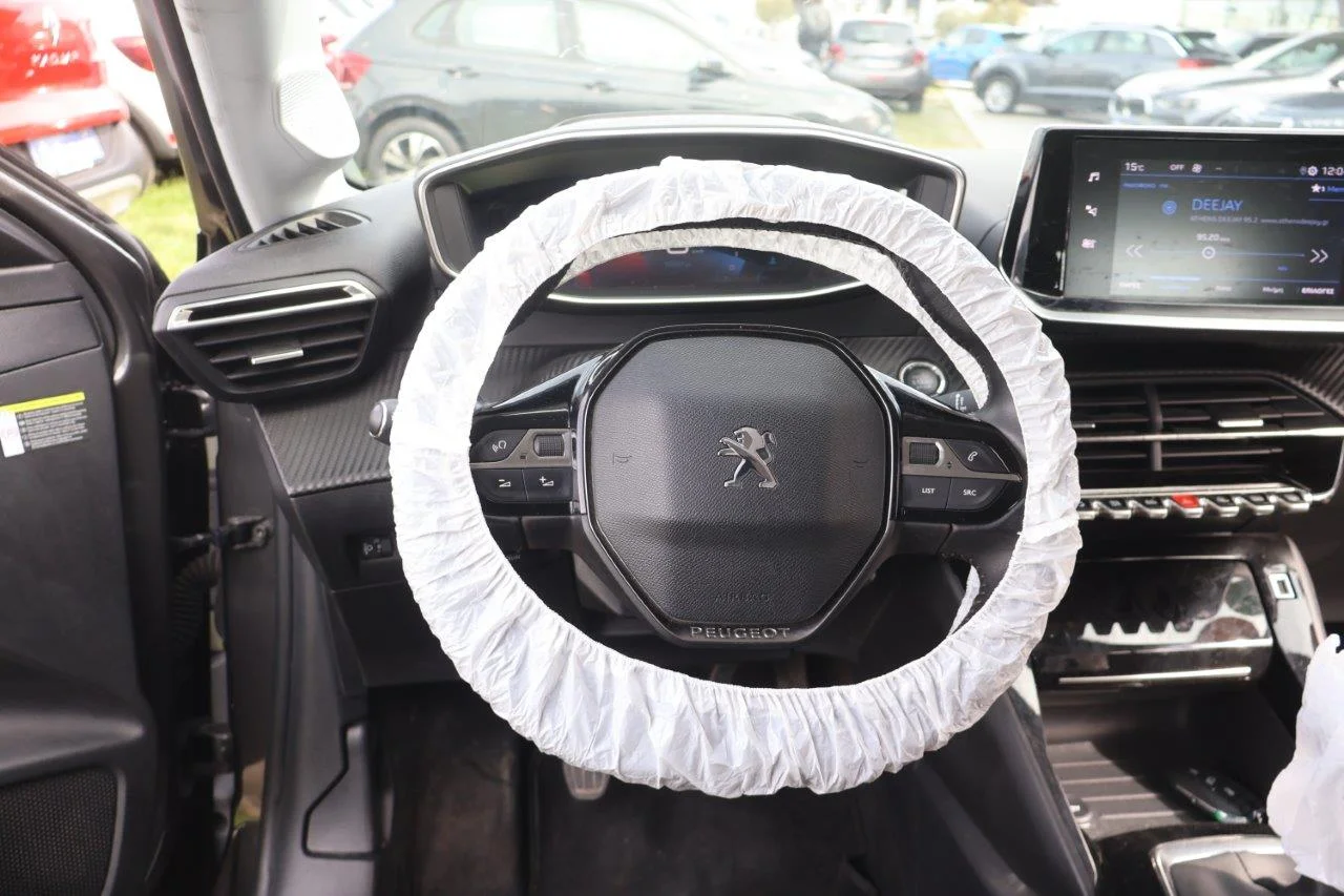 Peugeot 208 - View model 18