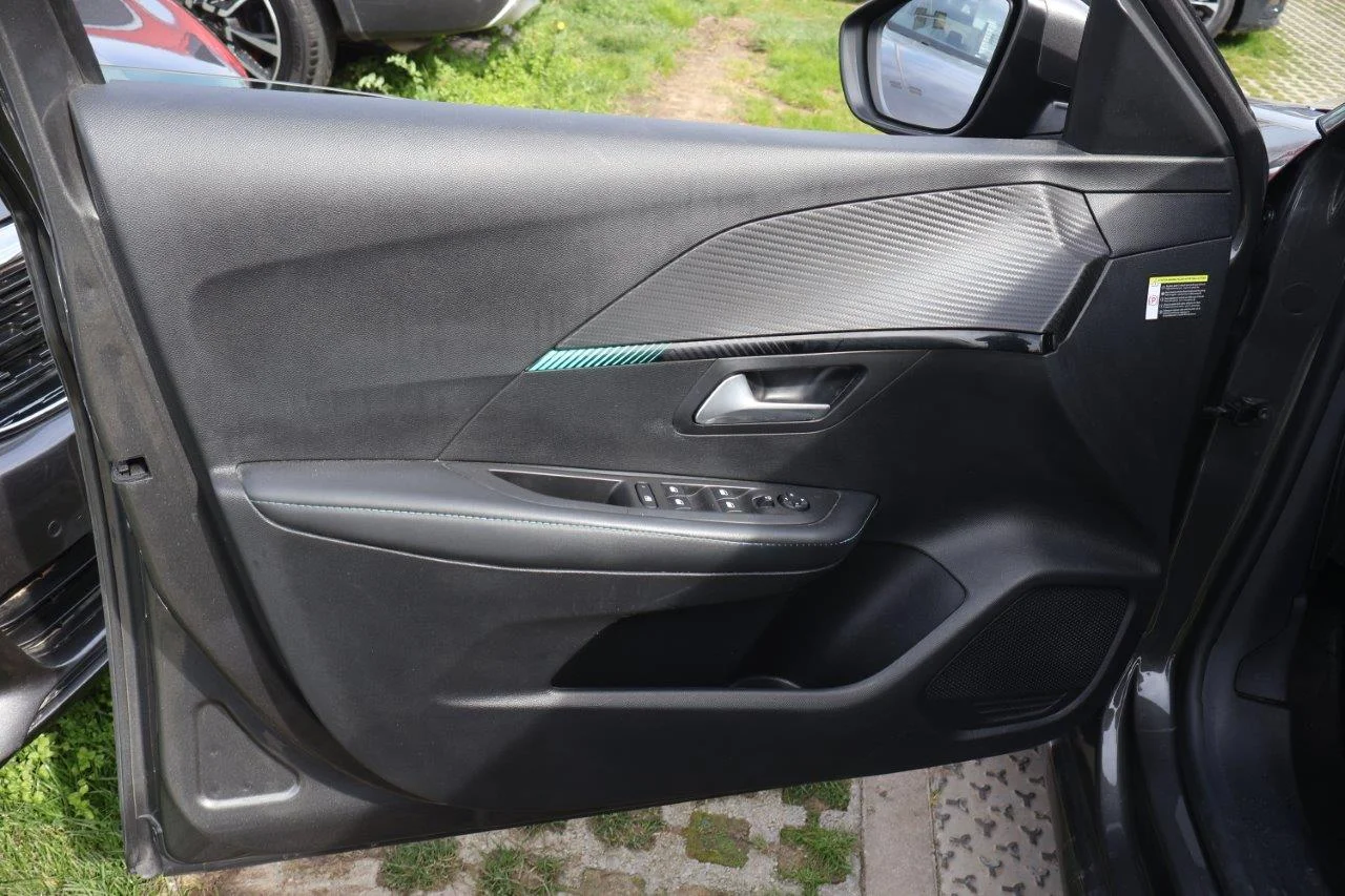 Peugeot 208 - View model 23