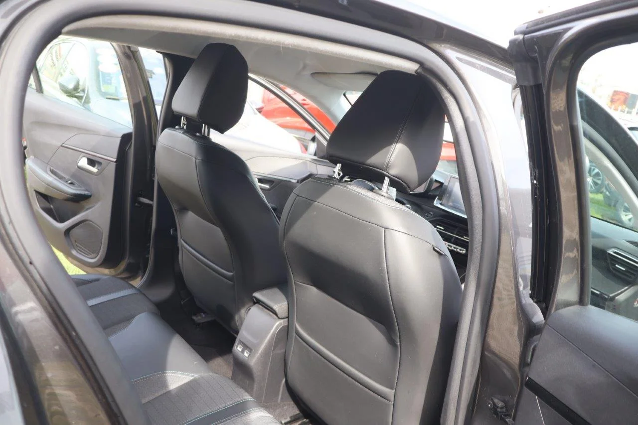 Peugeot 208 - View model 29