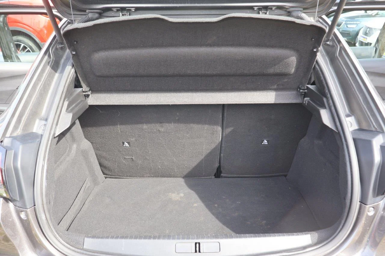 Peugeot 208 - View model 33