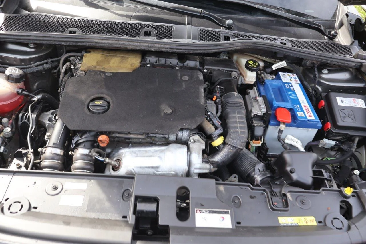 Peugeot 208 - View model 34