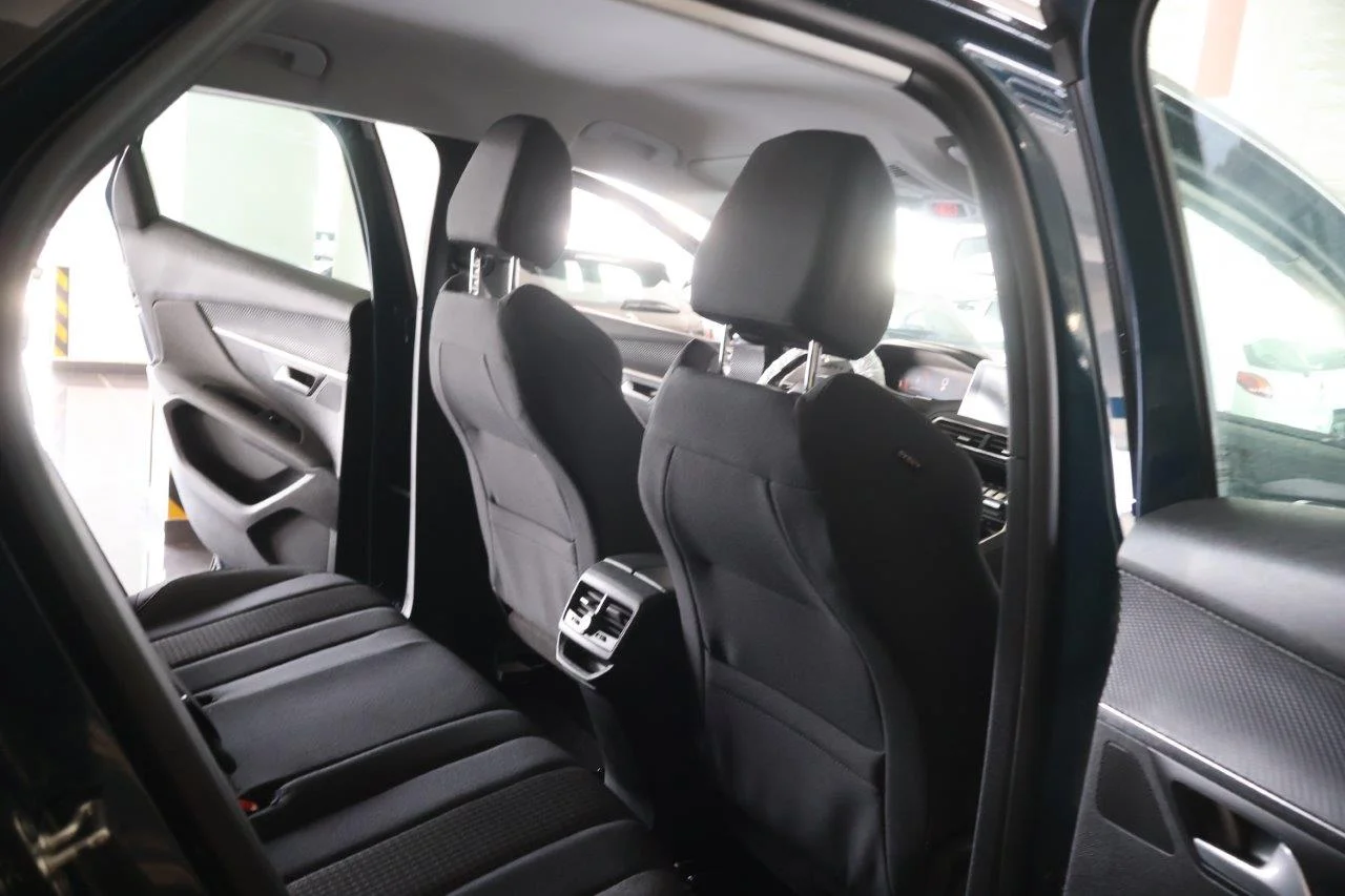 Peugeot 3008 - View model 30