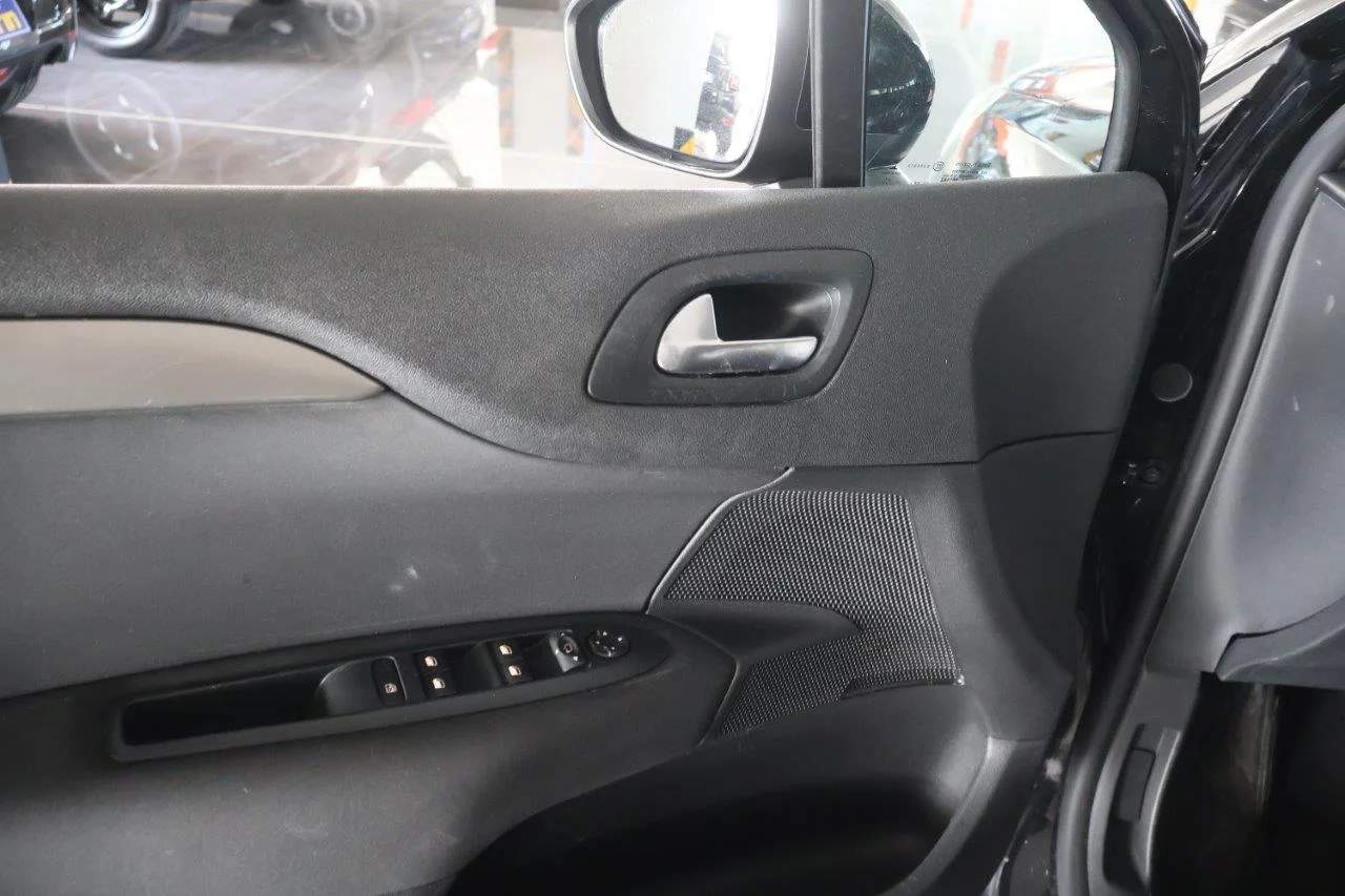 Citroen C4 - View model 26
