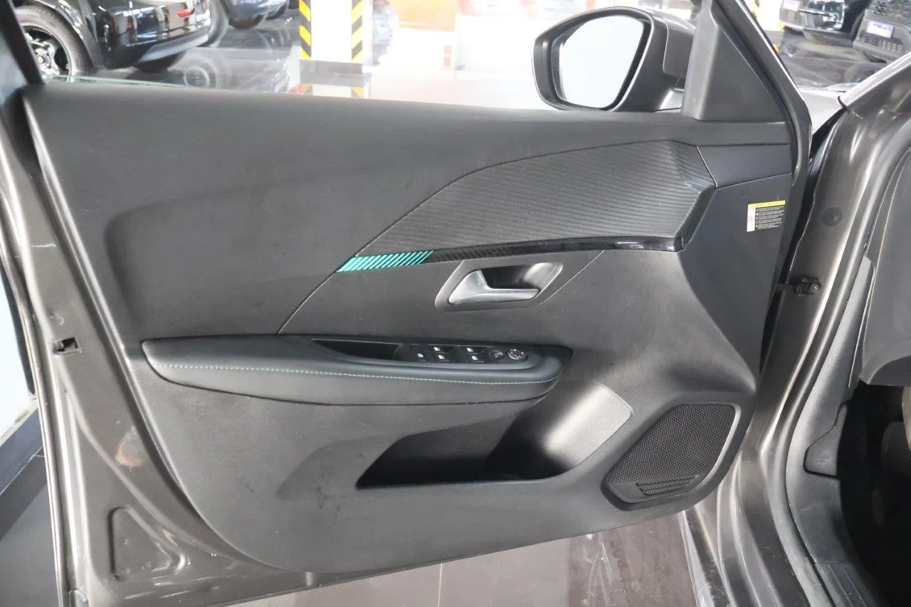 Peugeot 208 - View model 24