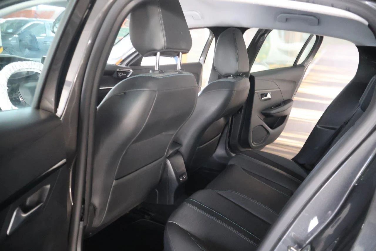 Peugeot 208 - View model 27