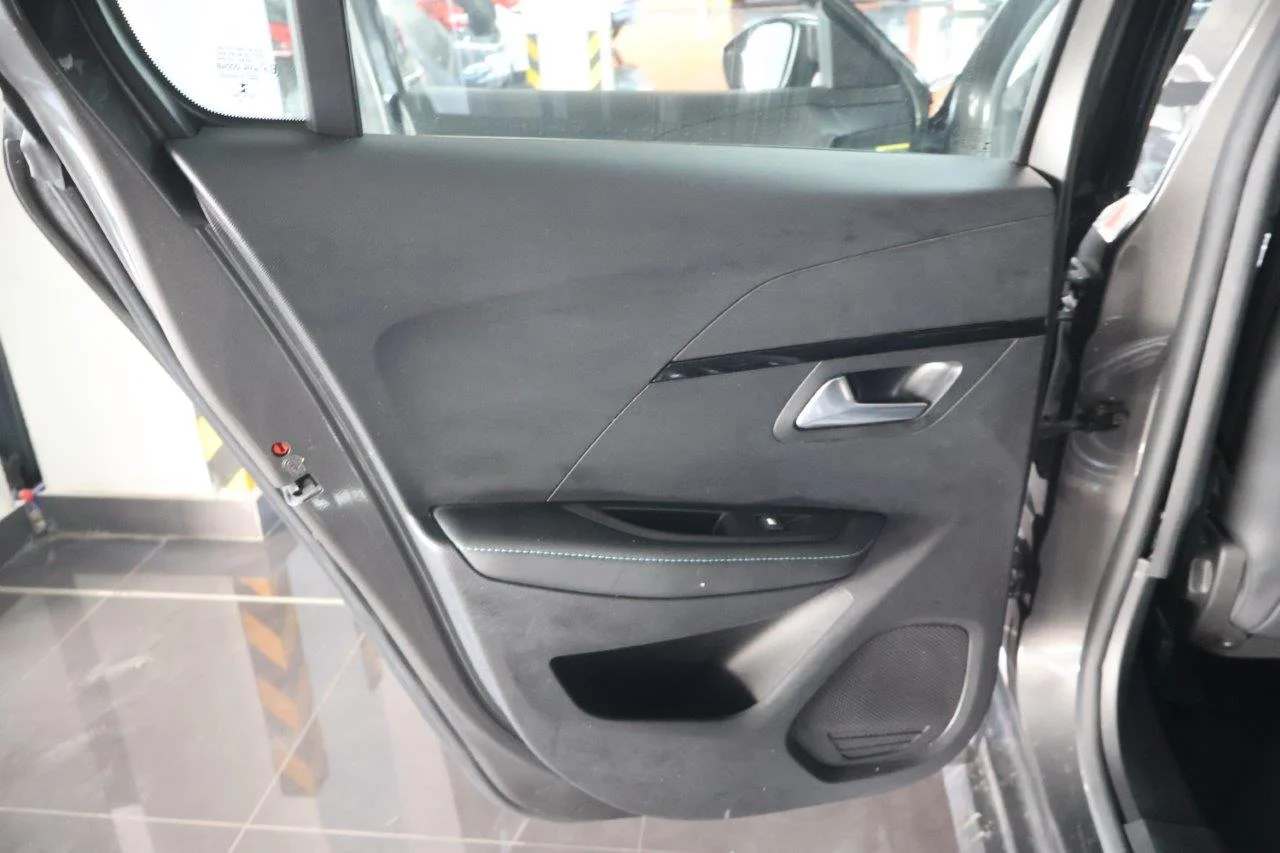 Peugeot 208 - View model 28