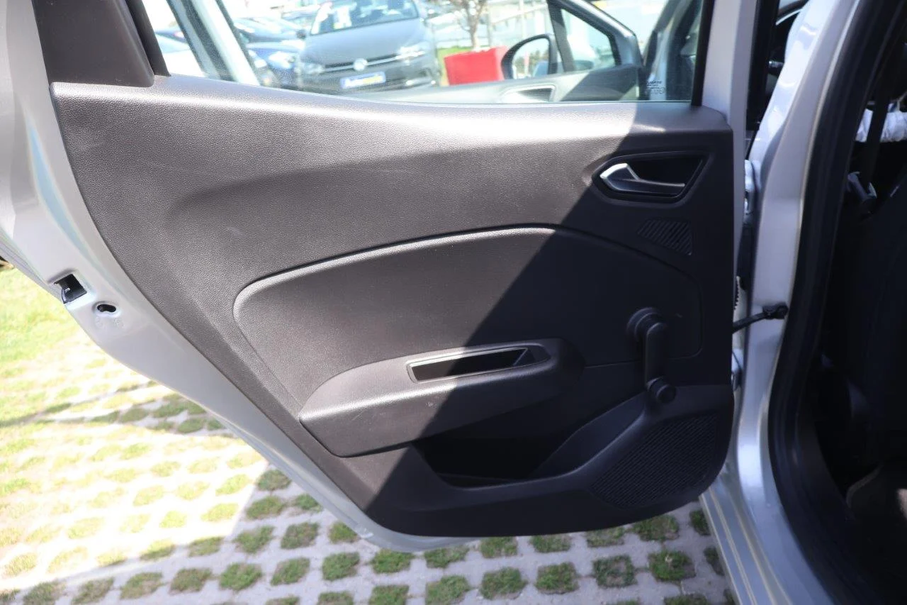 Renault Clio - View model 28