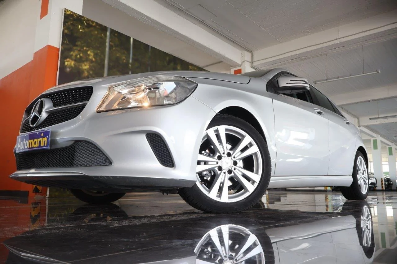 View 2 - Mercedes-Benz A 180 - 2015