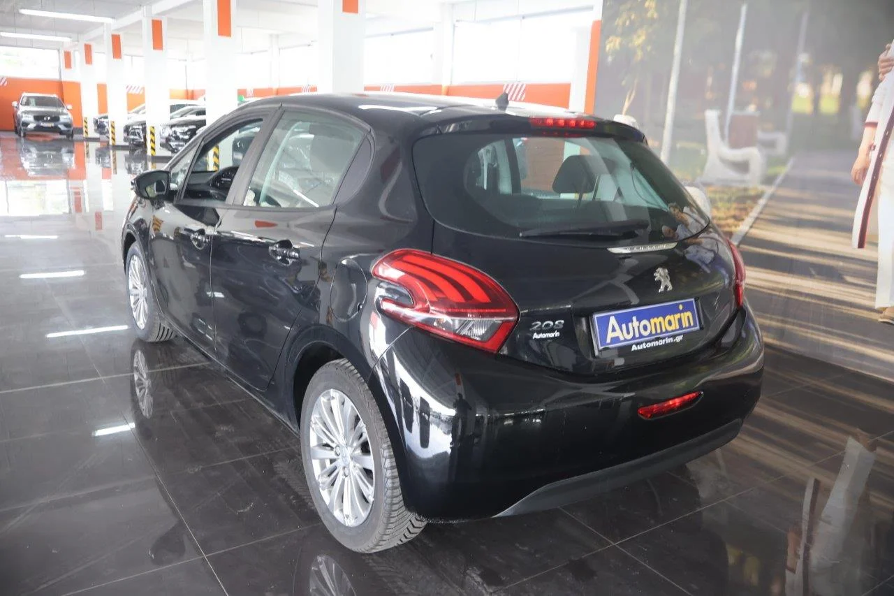 Peugeot 208 - View model 6