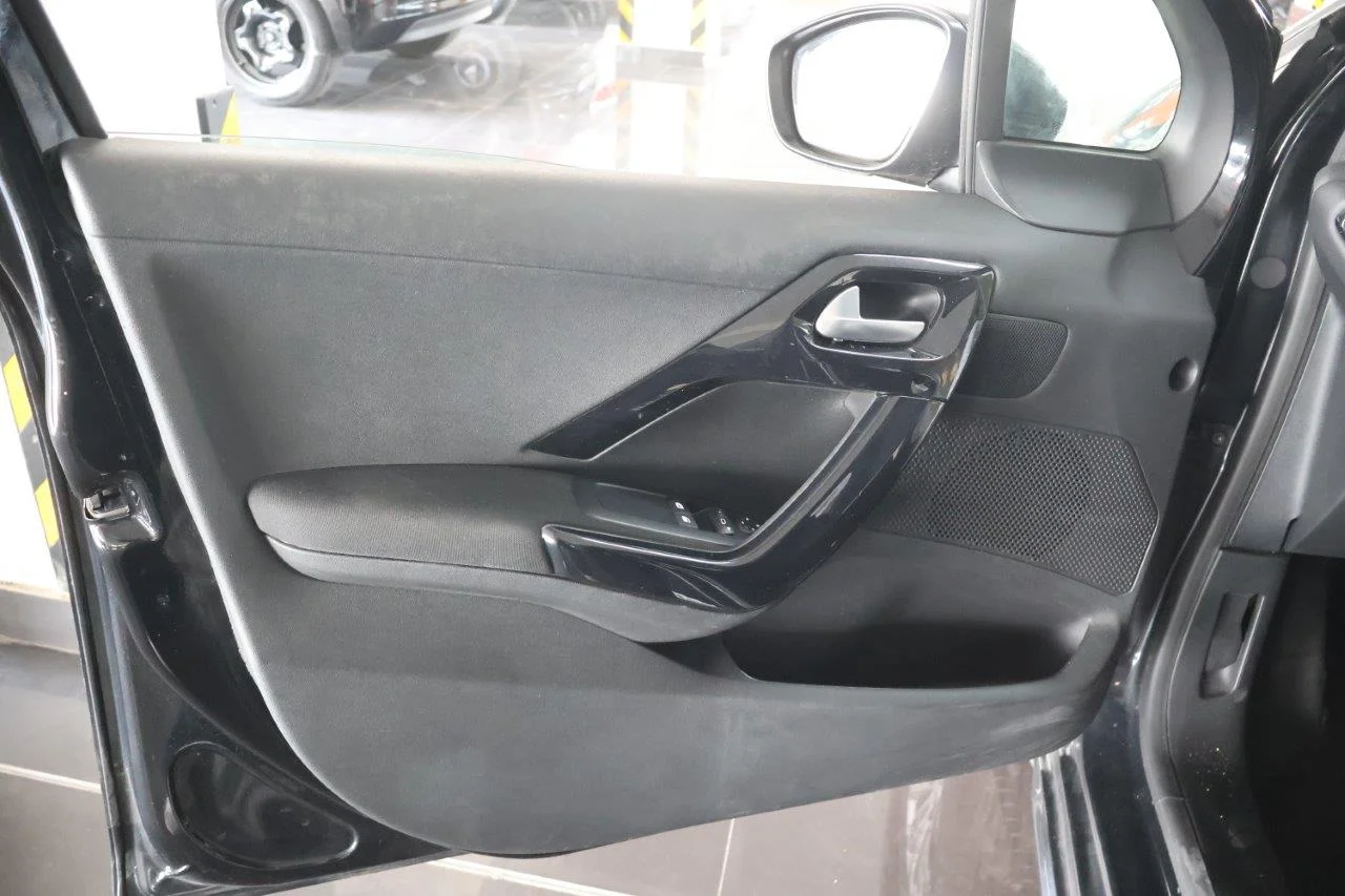 Peugeot 208 - View model 23