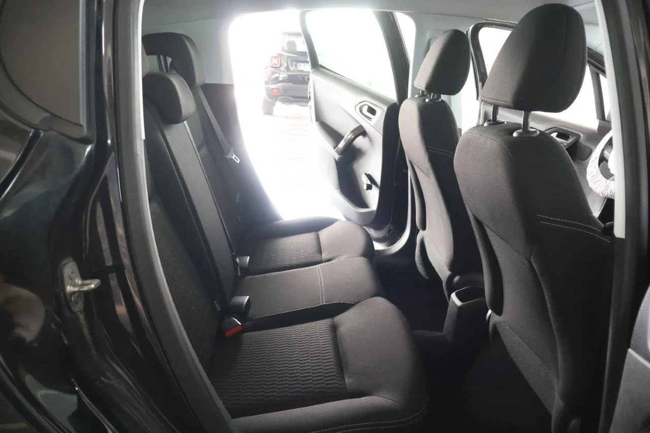 Peugeot 208 - View model 30