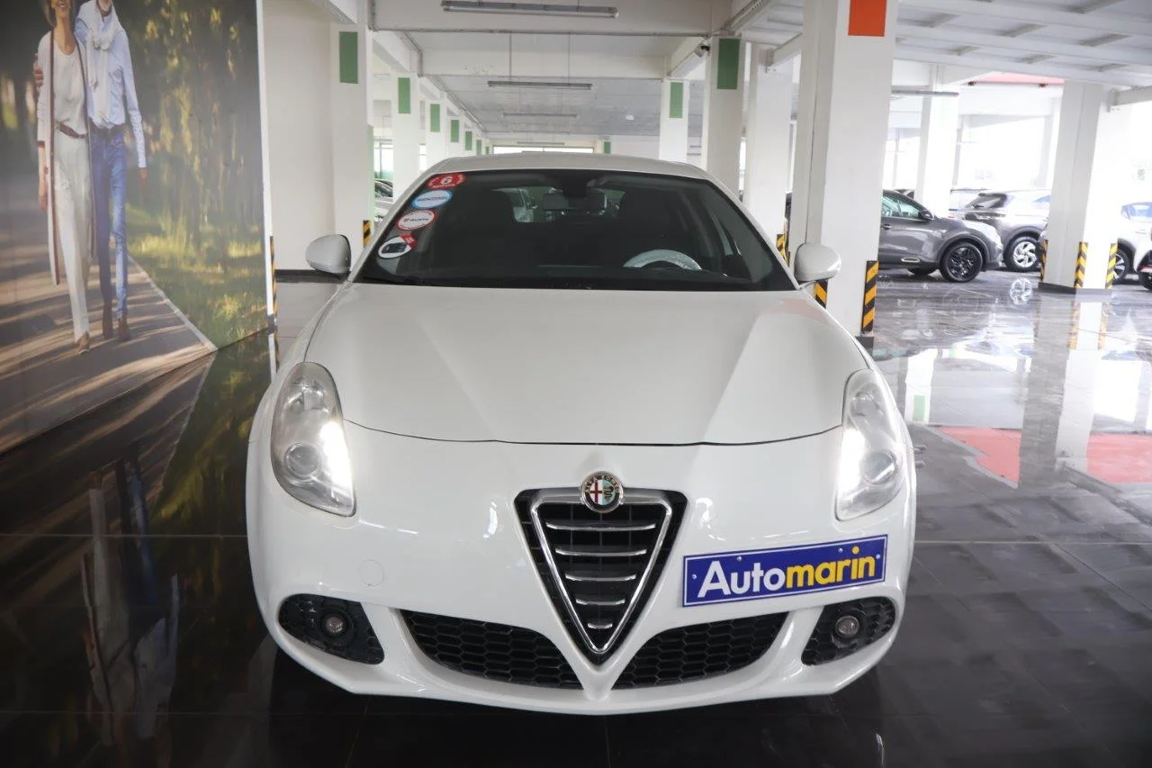 View 3 - Alfa Romeo Giulietta - 2012