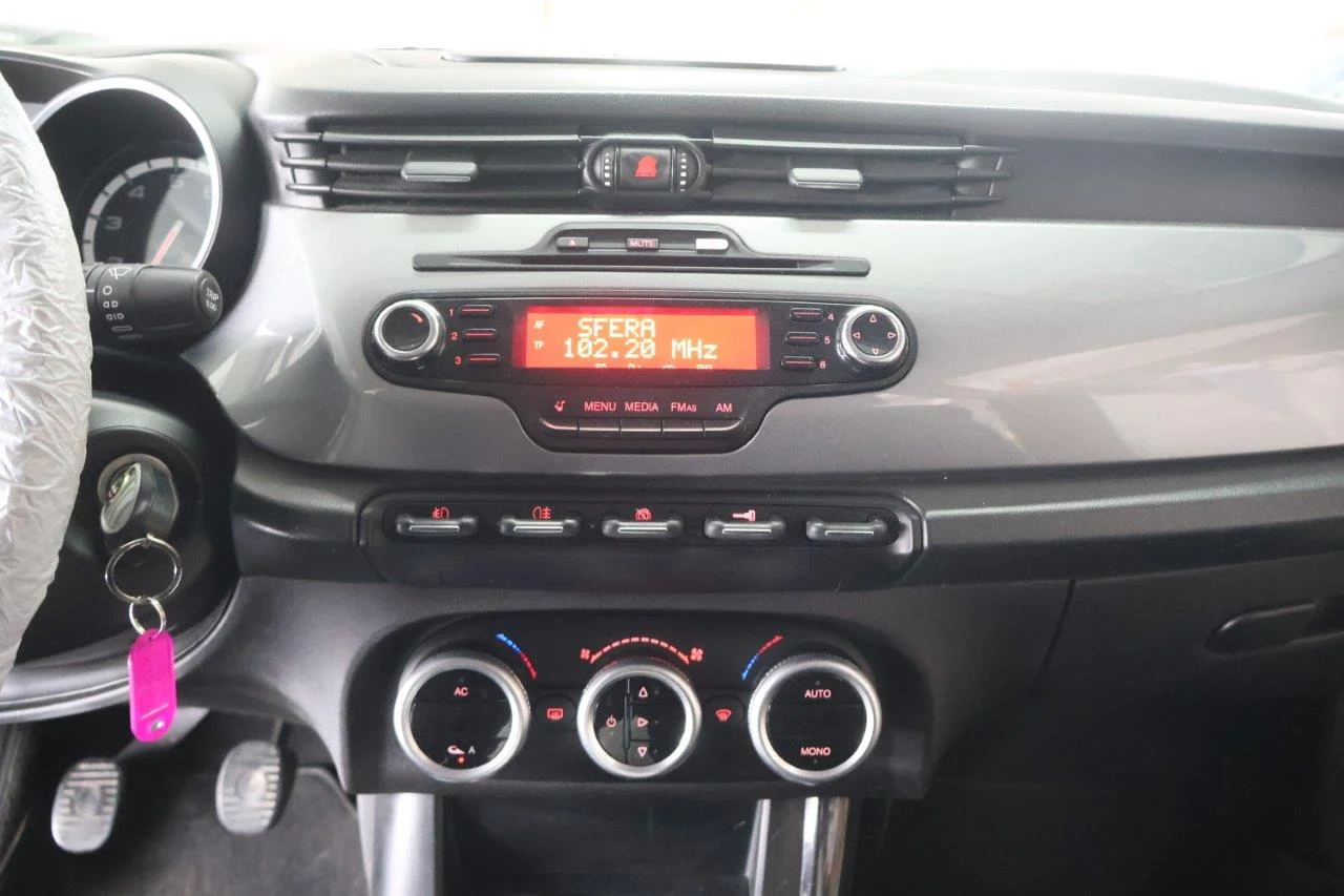 Alfa Romeo Giulietta - View model 21