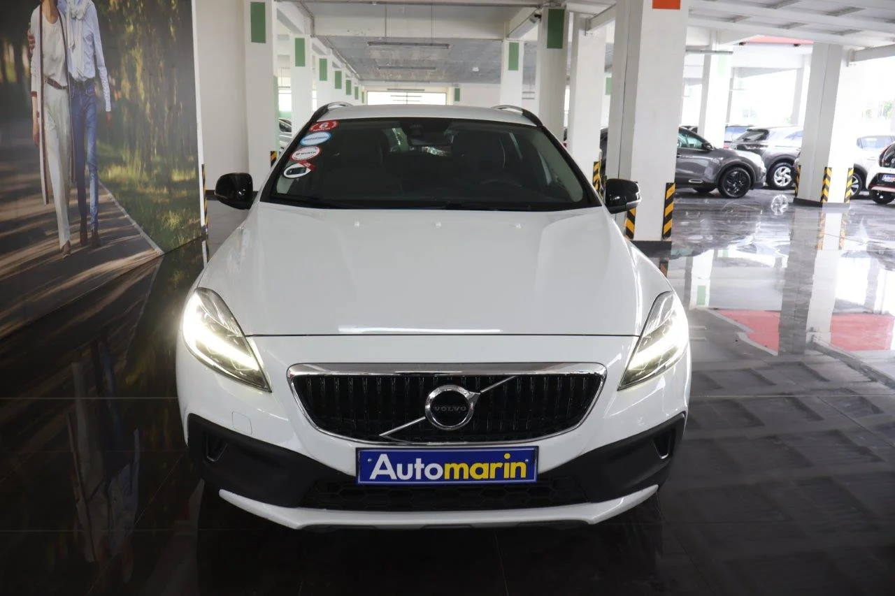 View 3 - Volvo V40 Cross Country - 2019
