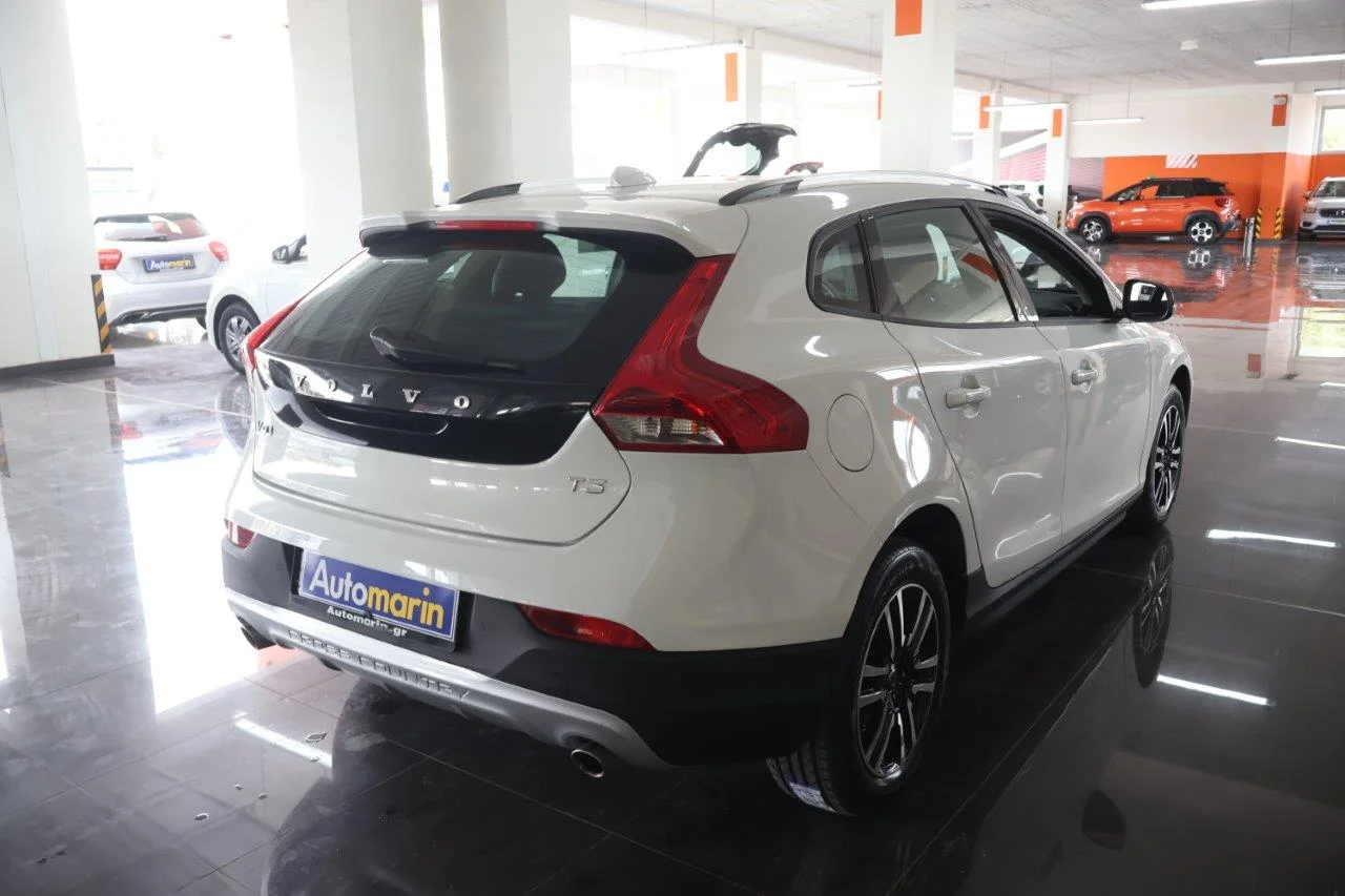 View 5 - Volvo V40 Cross Country - 2019