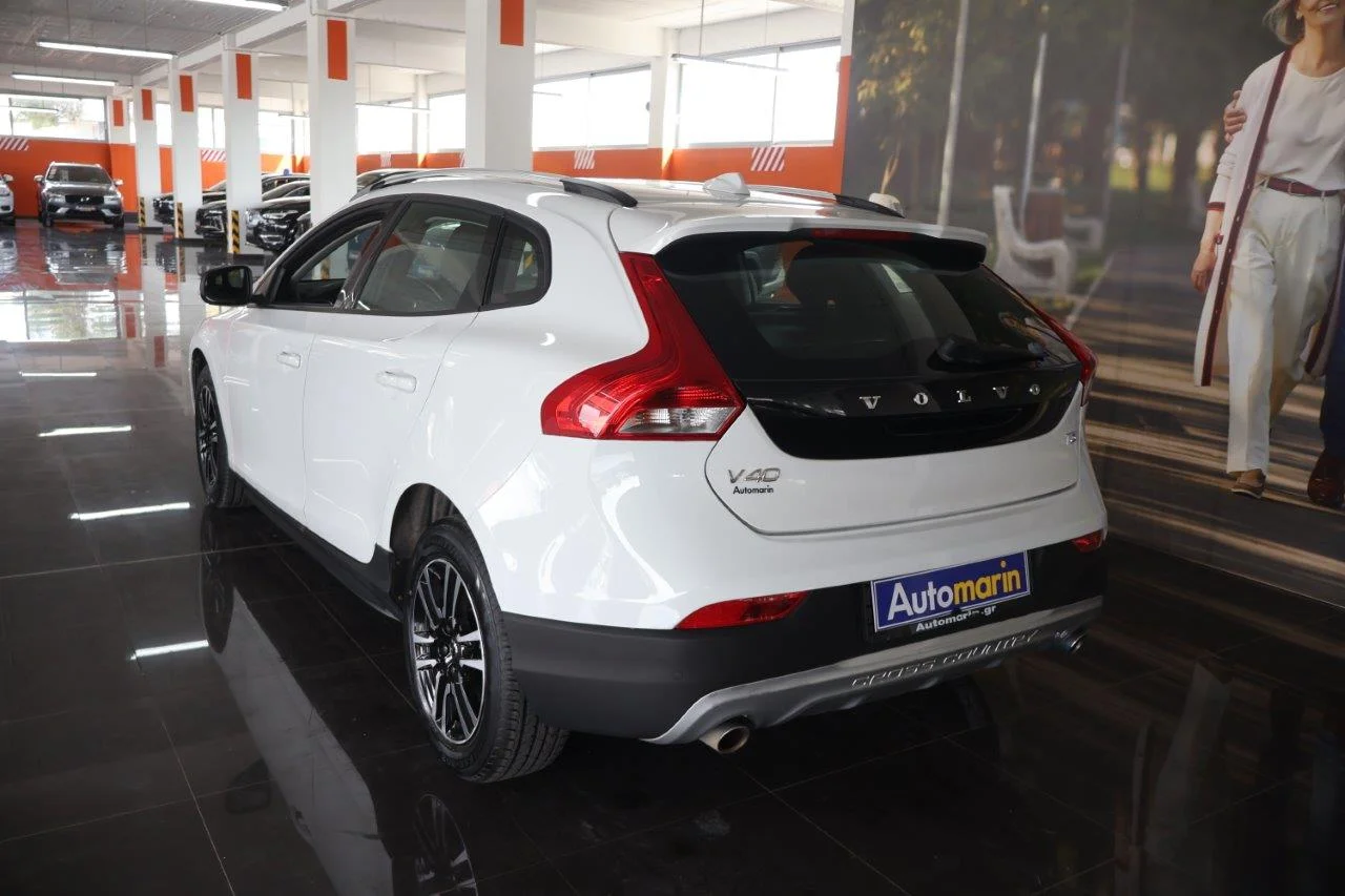 Volvo V40 Cross Country - View model 6