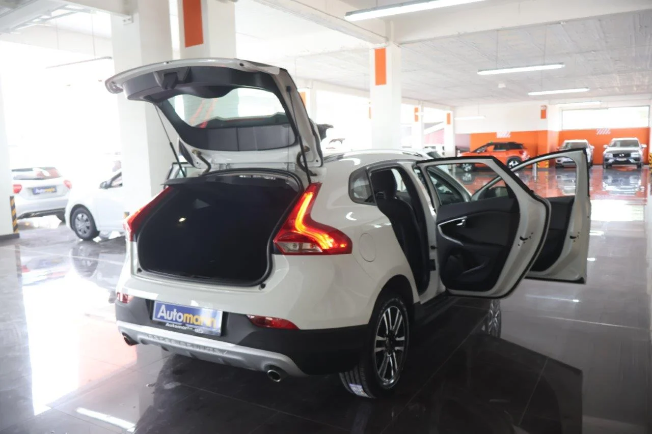 Volvo V40 Cross Country - View model 7