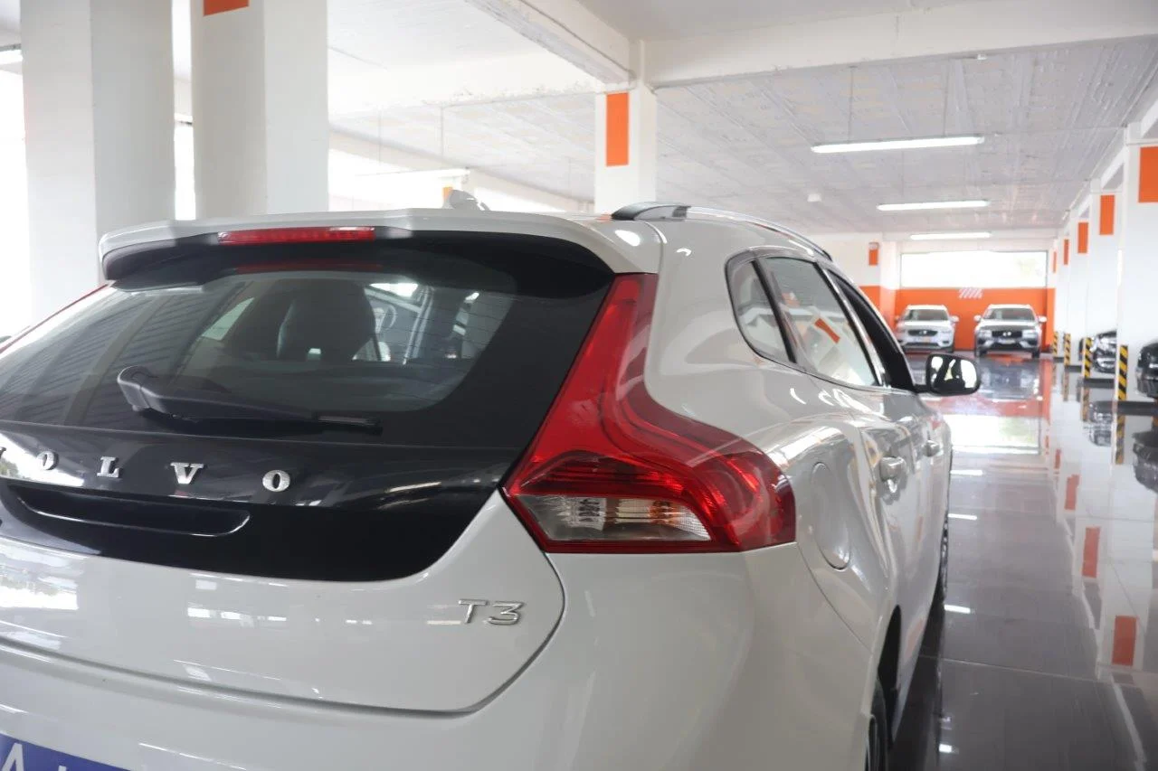 Volvo V40 Cross Country - View model 10