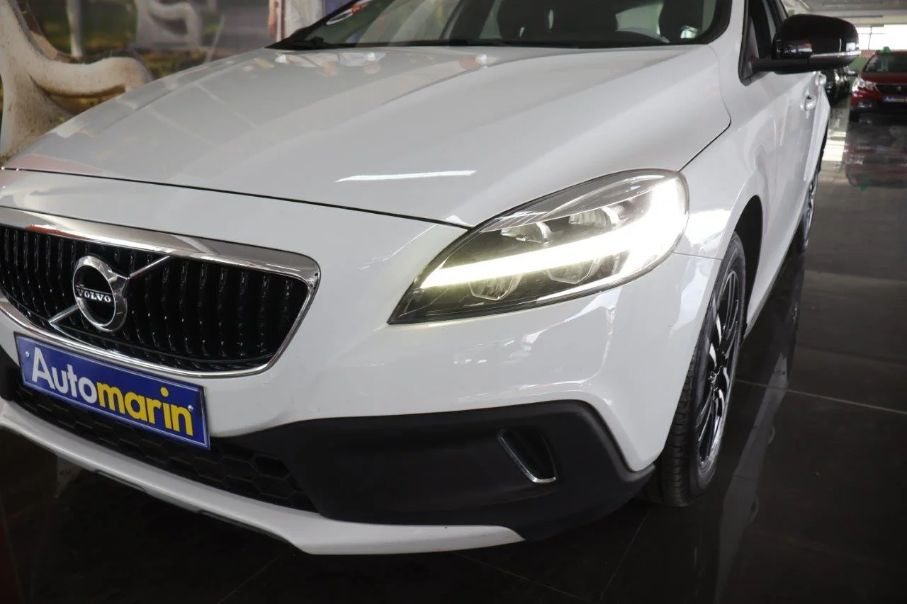 Volvo V40 Cross Country - View model 17