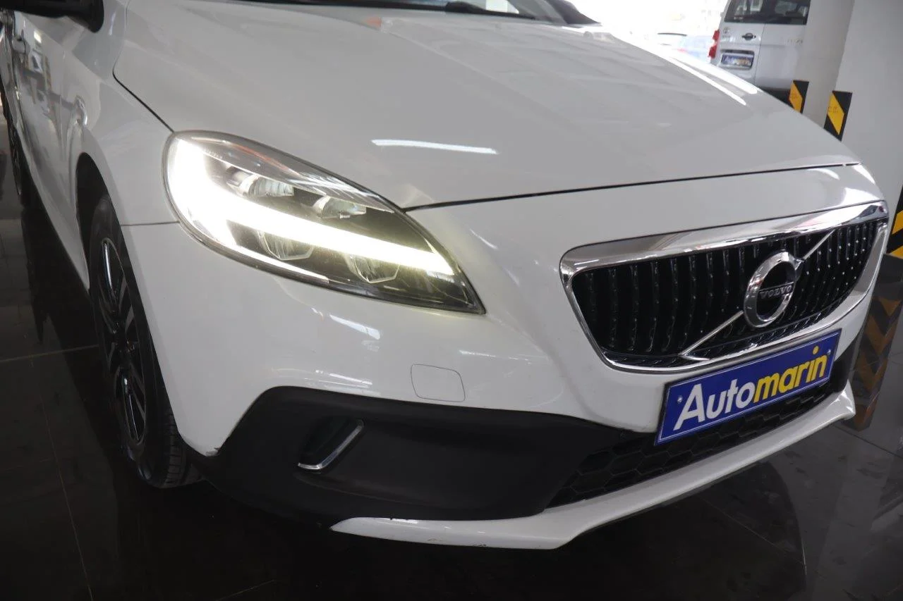 Volvo V40 Cross Country - View model 18