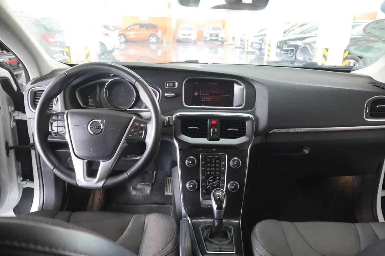 Volvo V40 Cross Country - View model 21