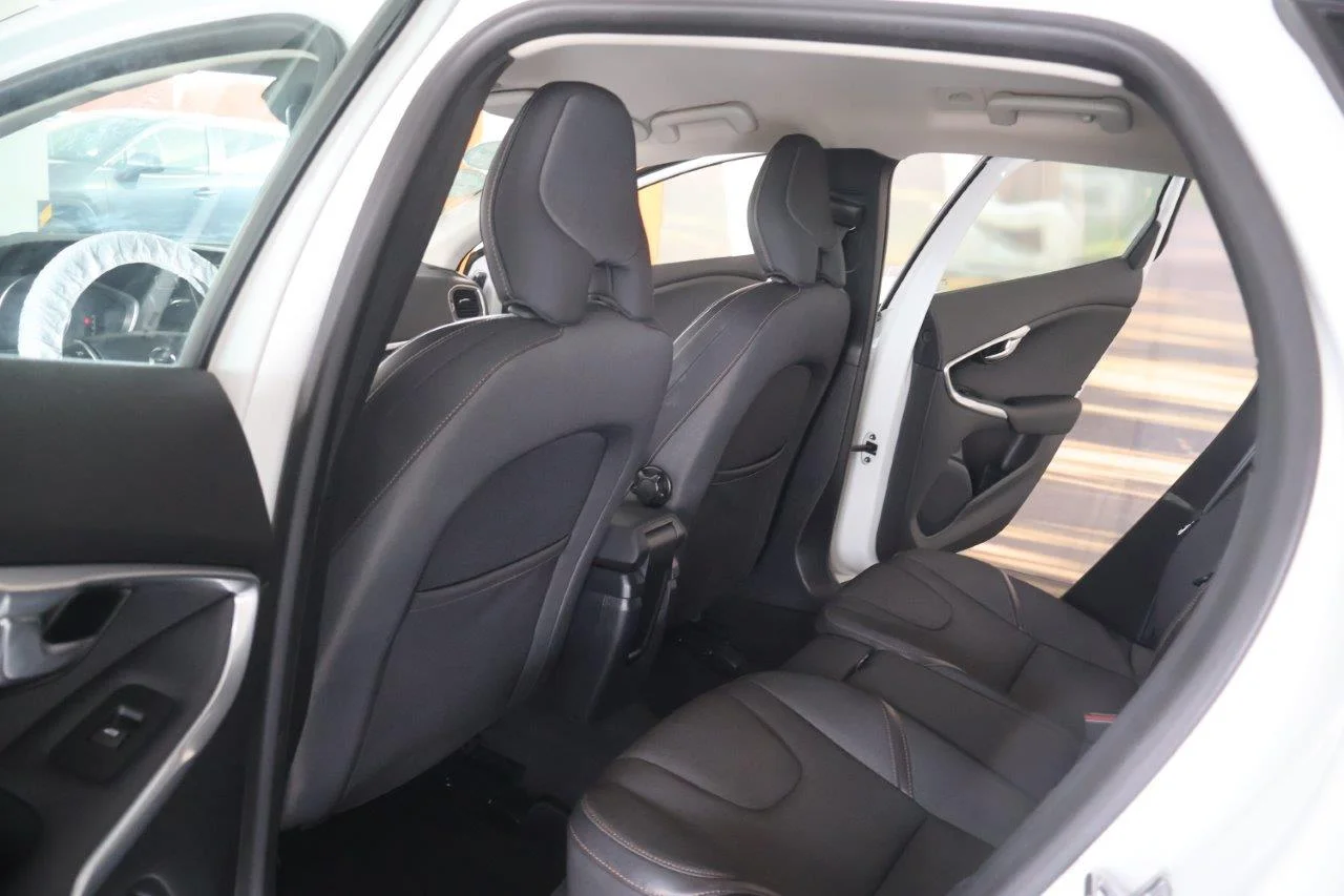 Volvo V40 Cross Country - View model 30