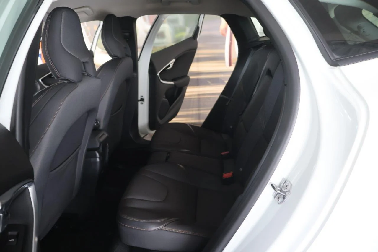 Volvo V40 Cross Country - View model 32
