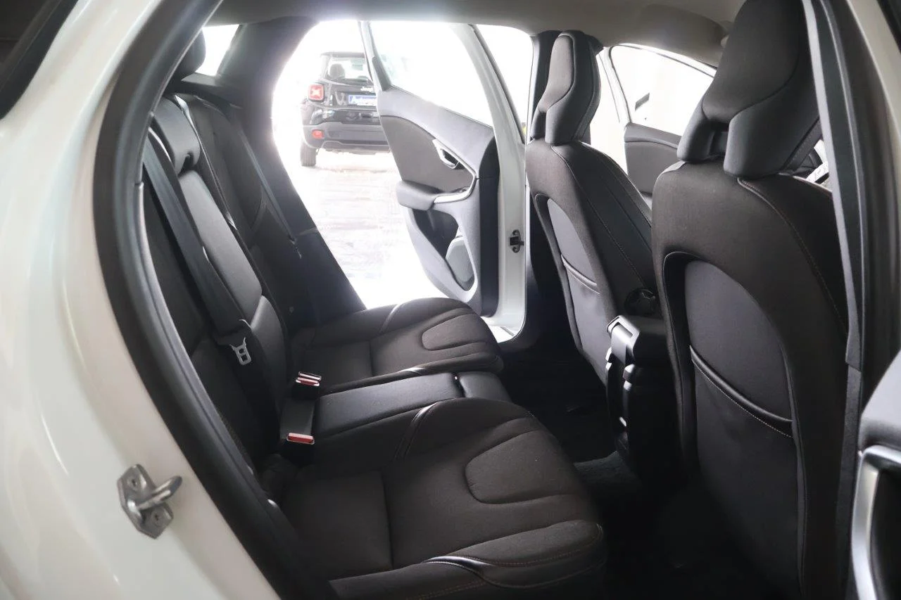Volvo V40 Cross Country - View model 34