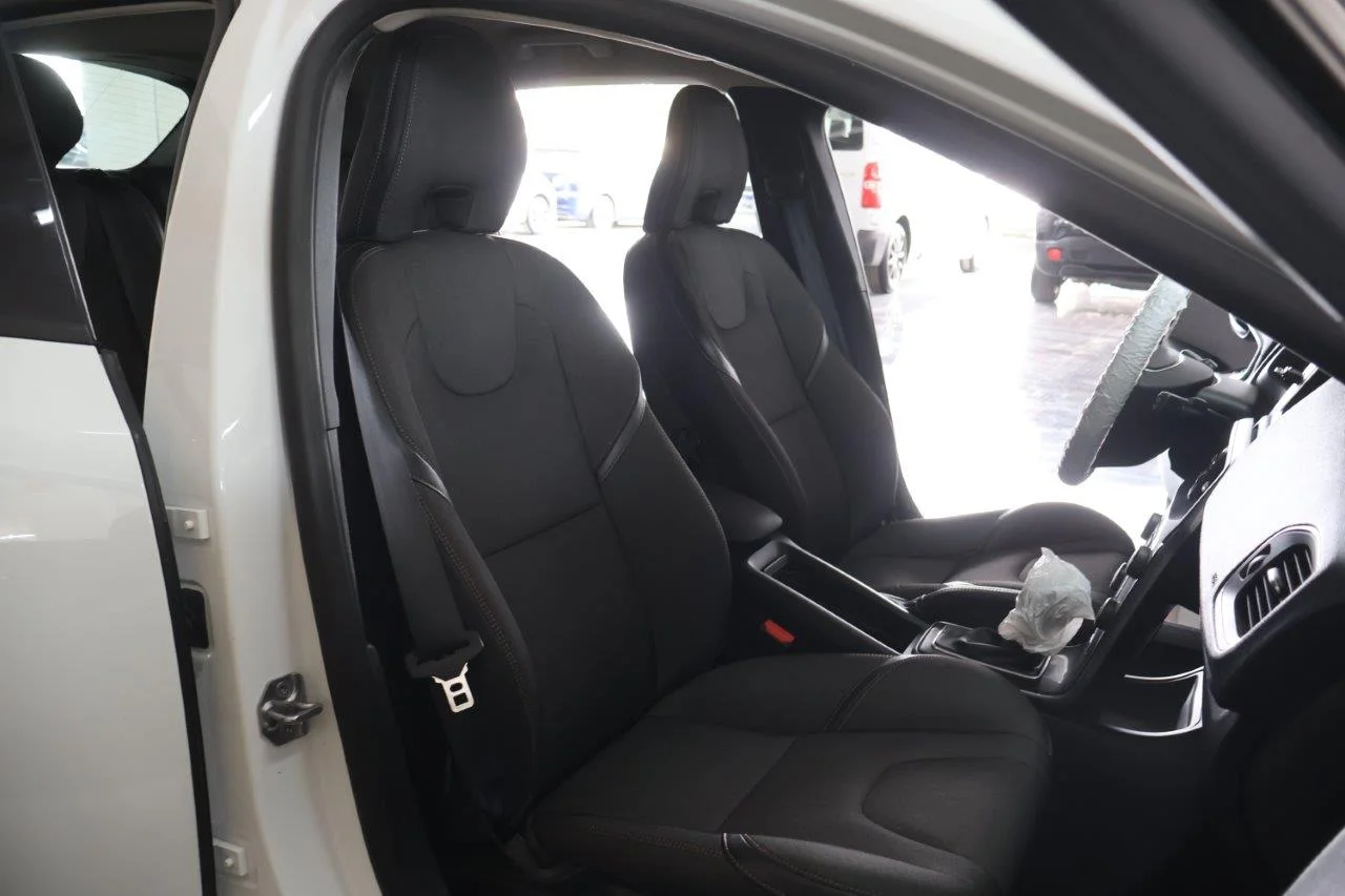 Volvo V40 Cross Country - View model 35
