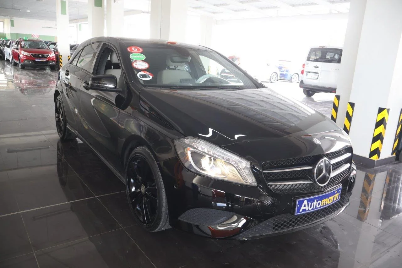 View 4 - Mercedes-Benz A 180 - 2015