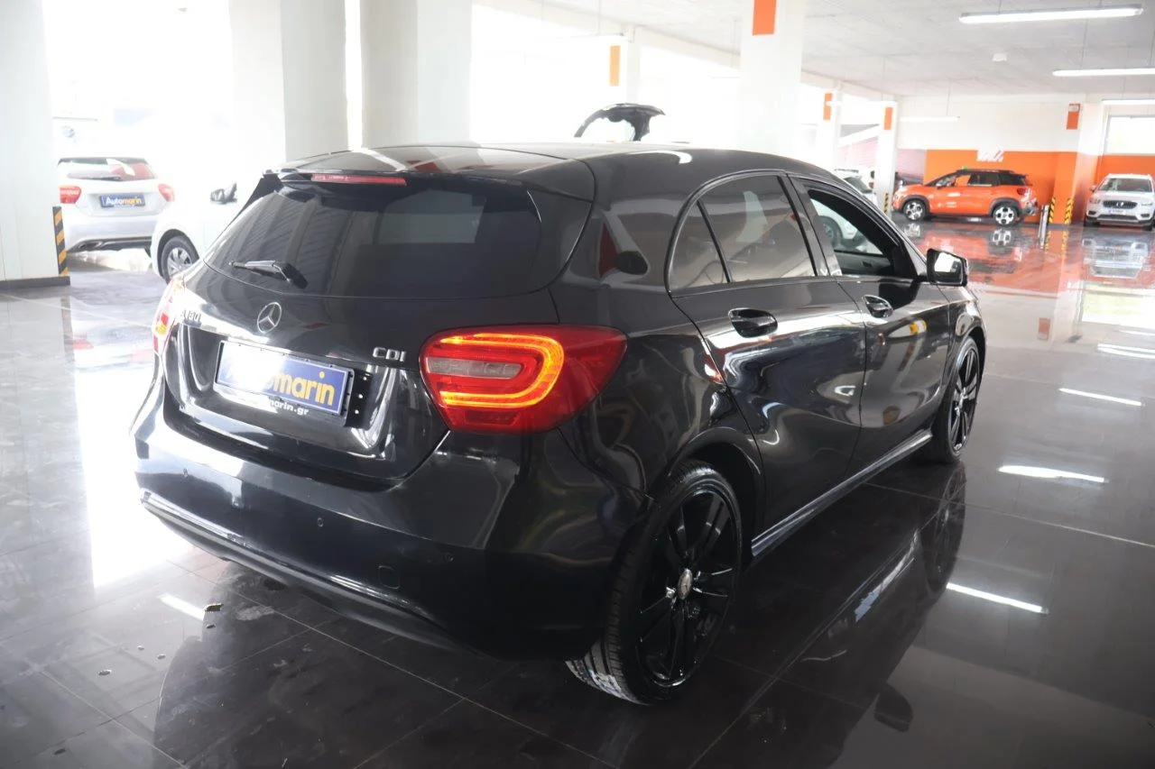 View 5 - Mercedes-Benz A 180 - 2015