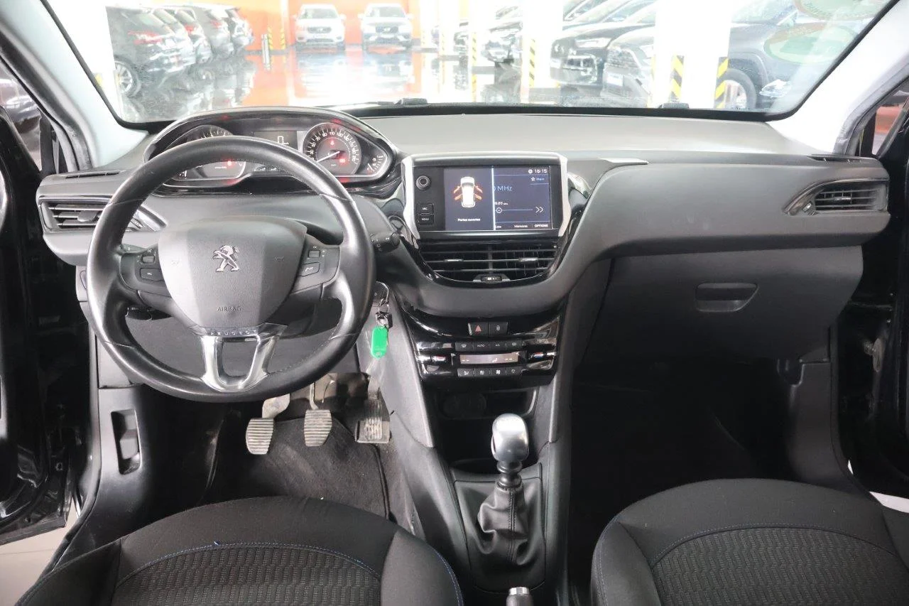 Peugeot 208 - View model 19
