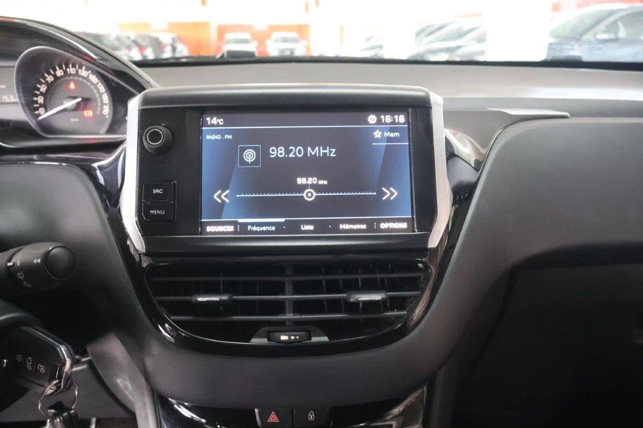 Peugeot 208 - View model 21
