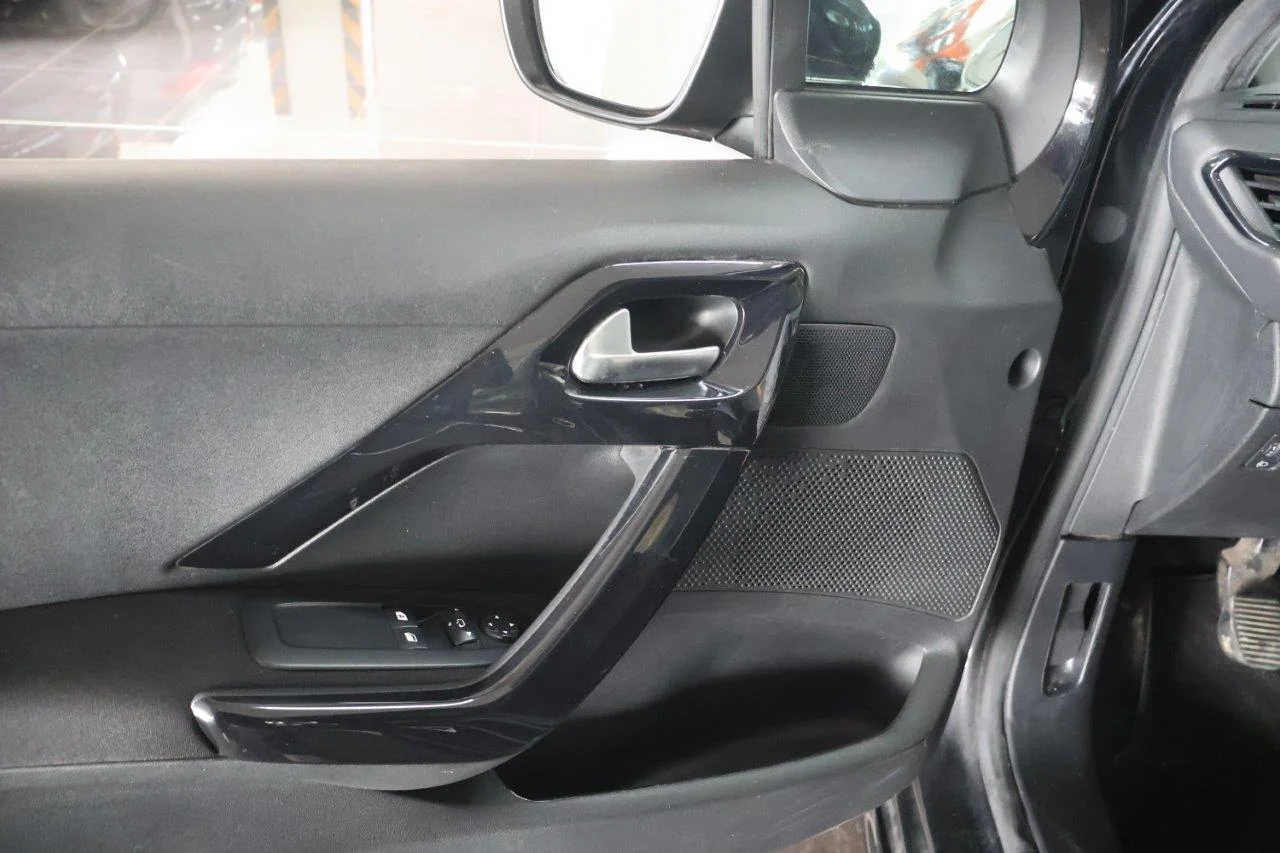Peugeot 208 - View model 26