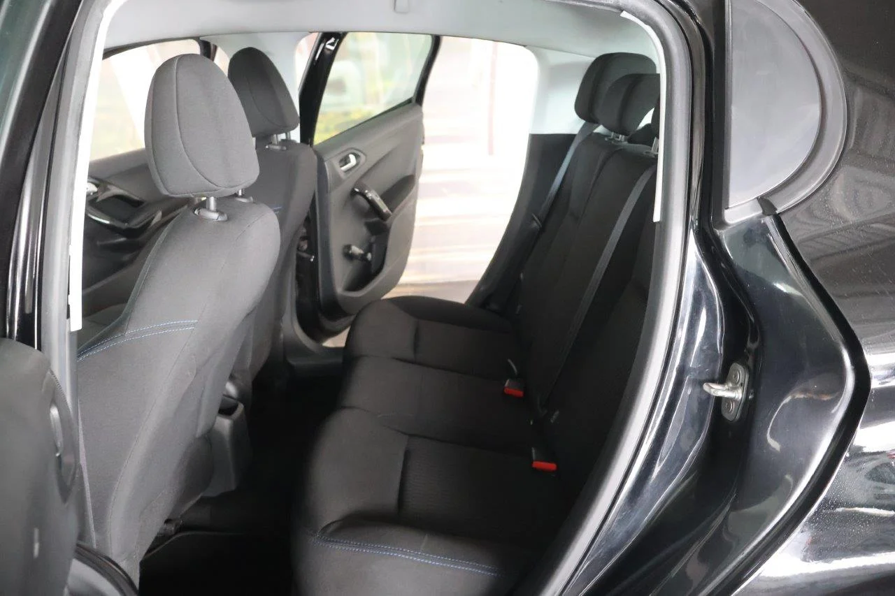 Peugeot 208 - View model 30